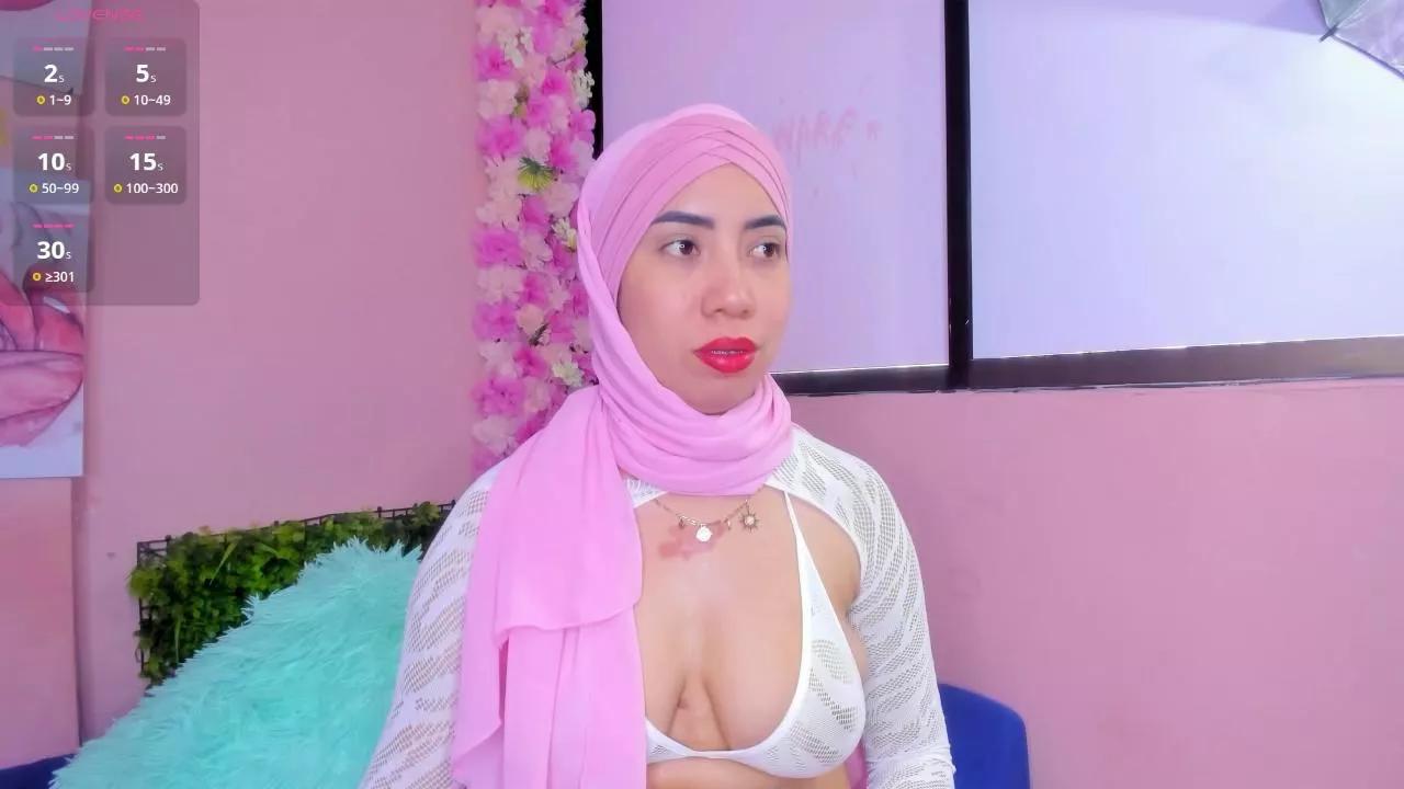 Sweet_hot_mia on Cam4 