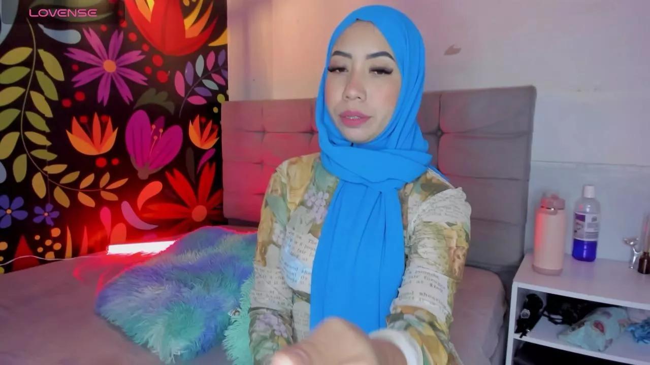 Sweet_hot_mia on Cam4 