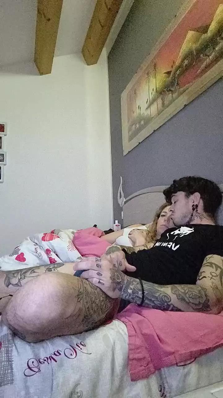 the_eagercouple on Cam4 