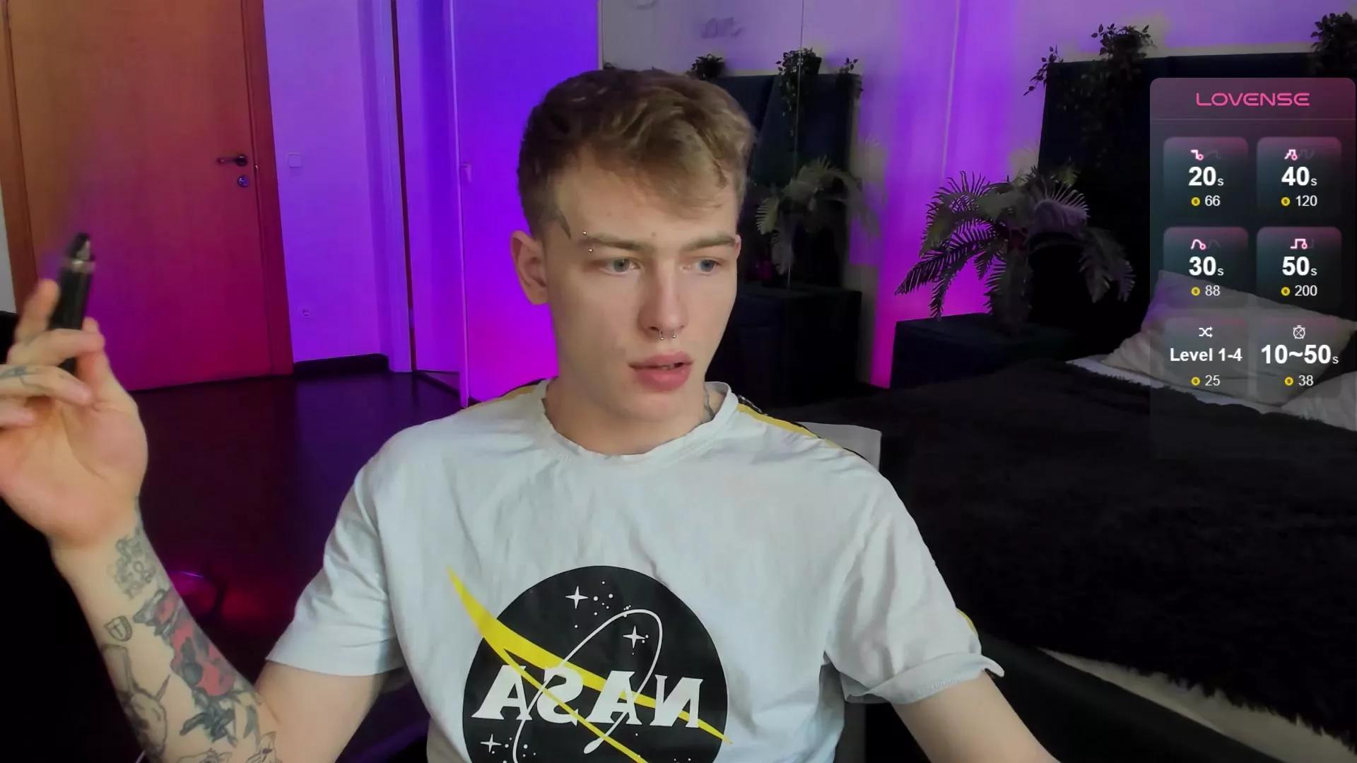 THEO__GREEN on Cam4 