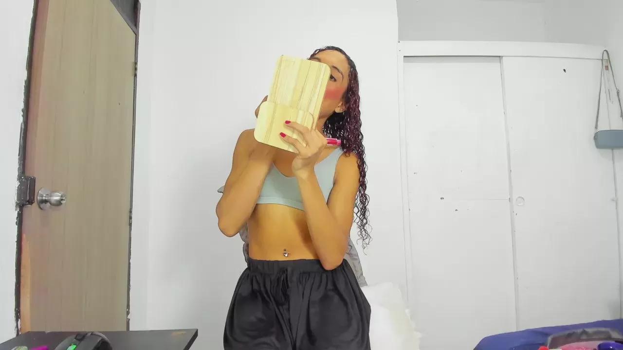 tifanny_doll99 on Cam4 