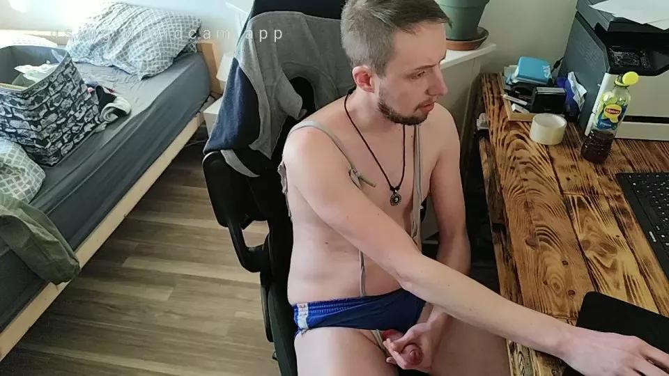 tobi_nrw1990 on Cam4 