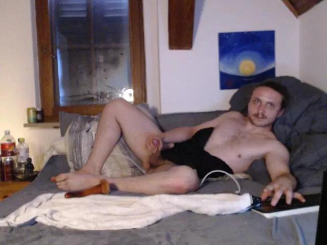ToyRider69 on Cam4 