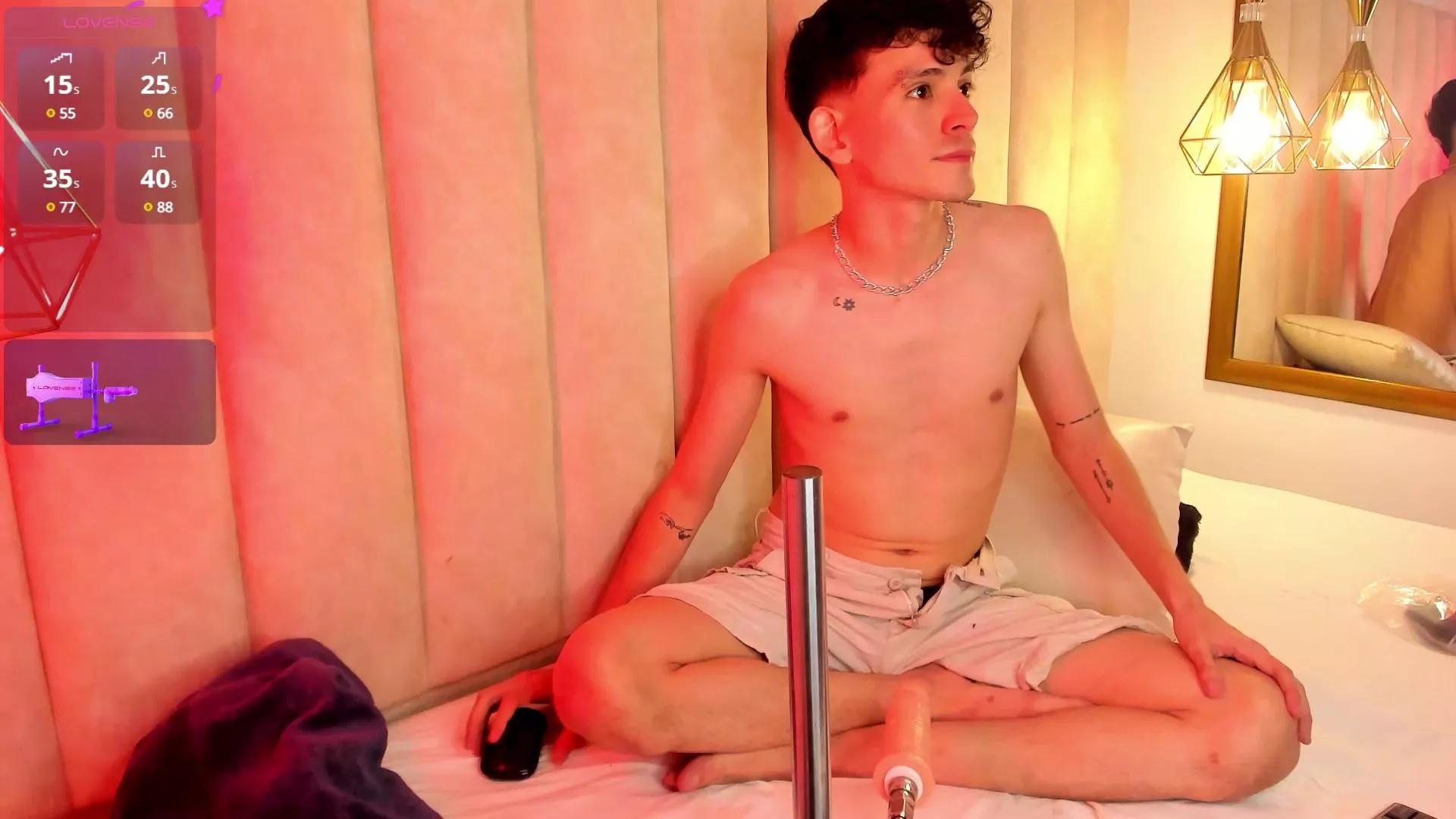 ValentinoMoreti on Cam4 