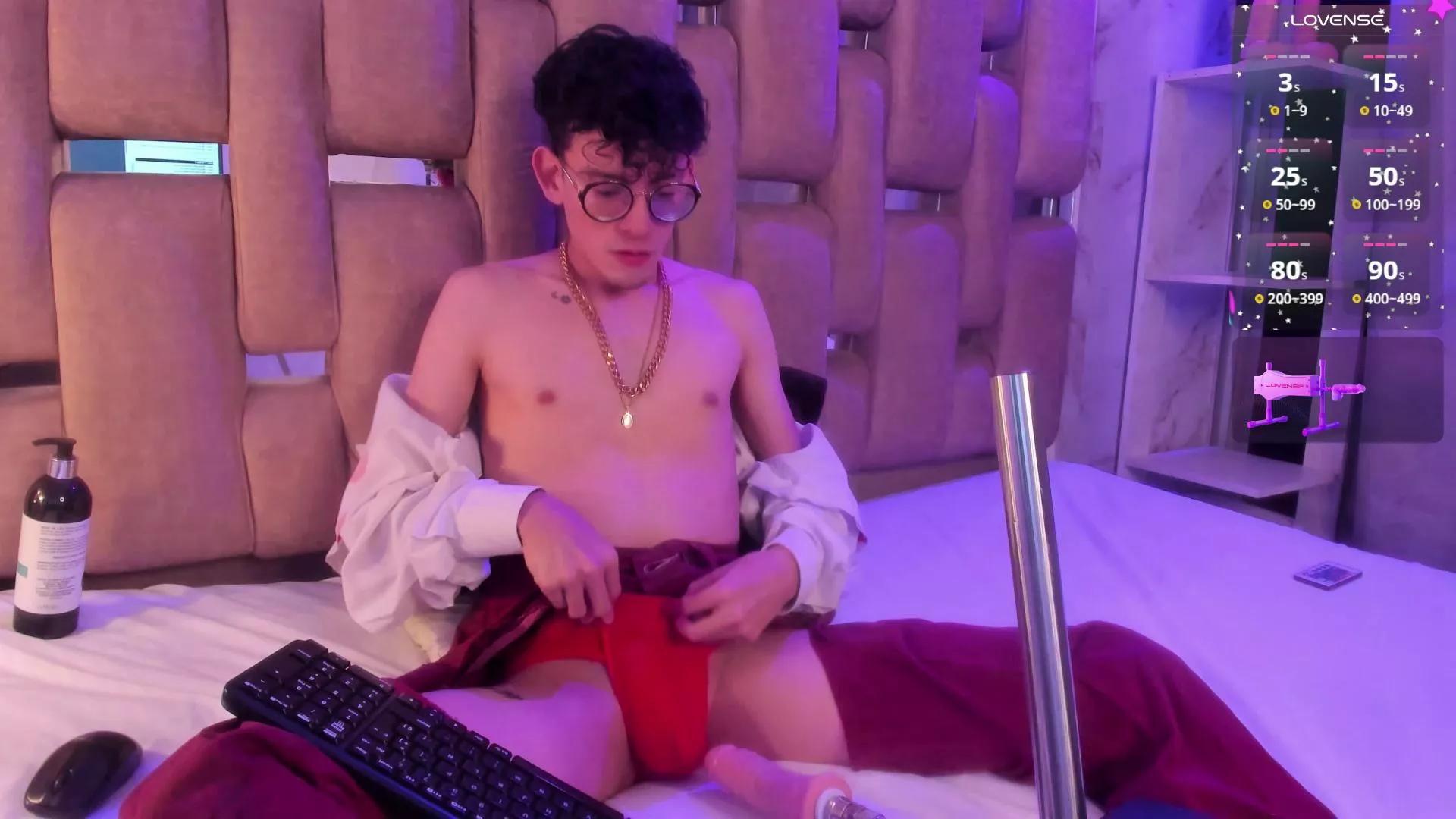ValentinoMoreti on Cam4 