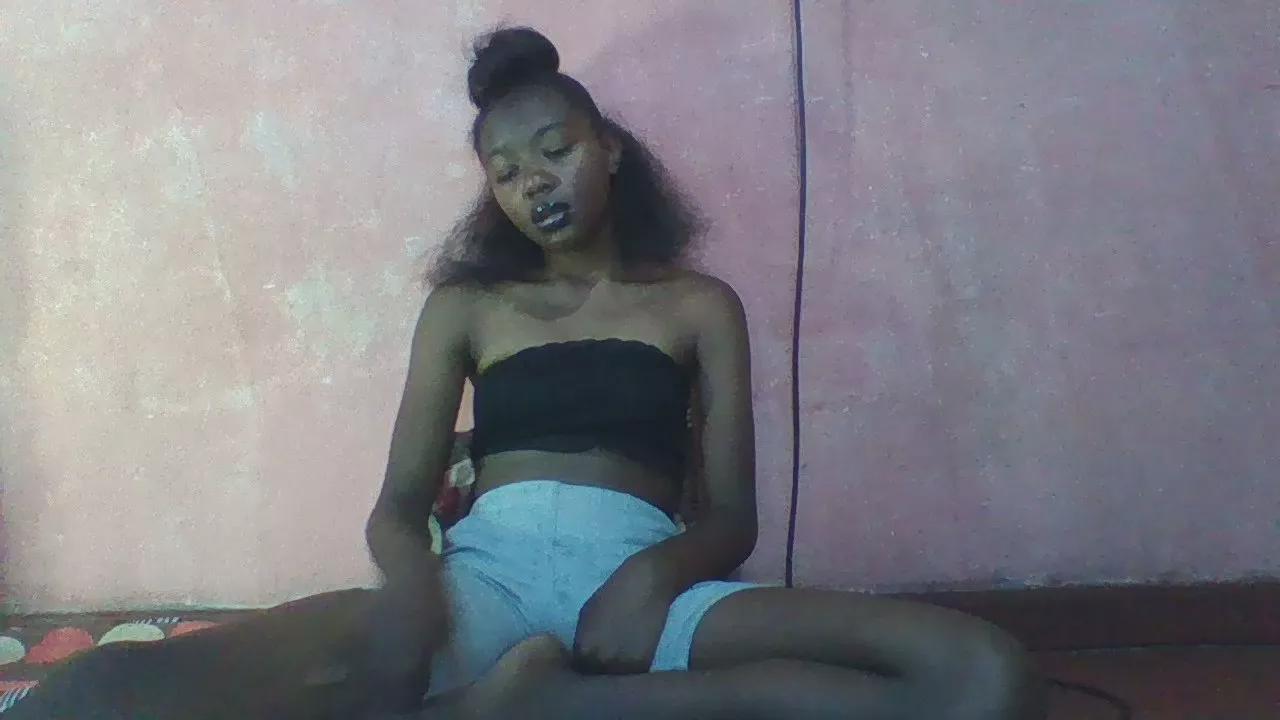 Vannyah2 on Cam4 