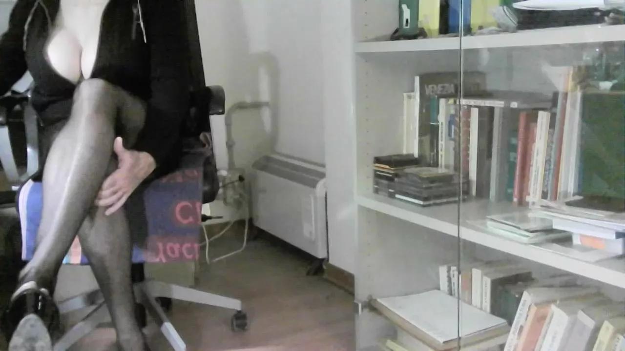 venus60 on Cam4 