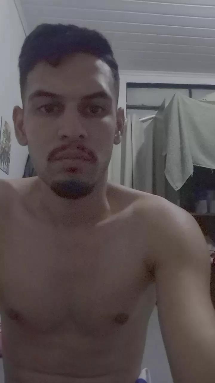 Vict0rhott on Cam4 