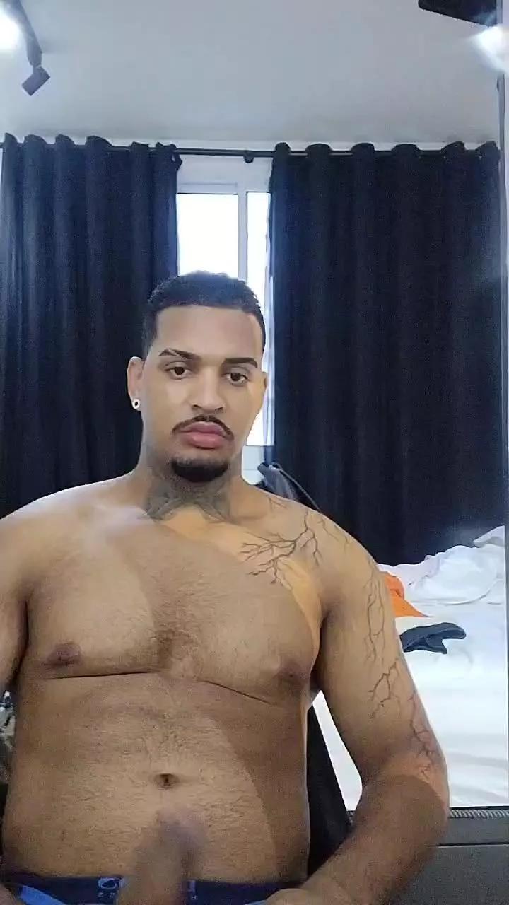 Walinh_o on Cam4 