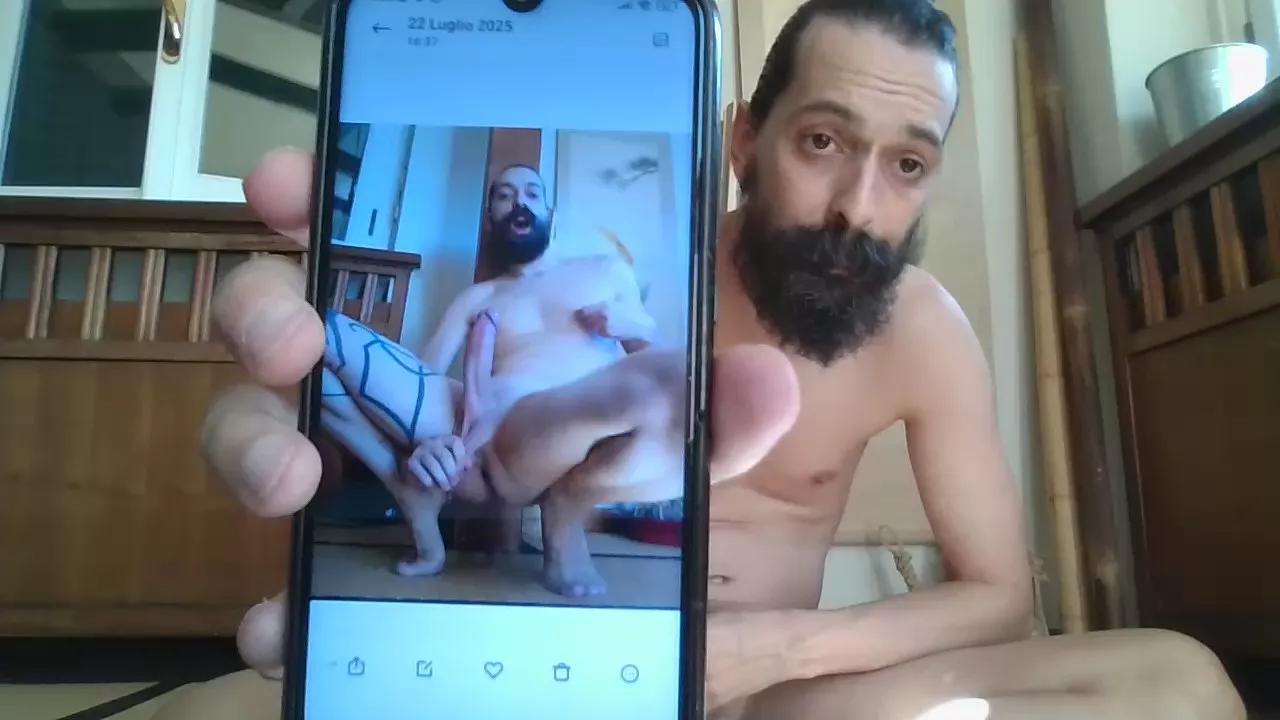 XLItalianXL on Cam4 
