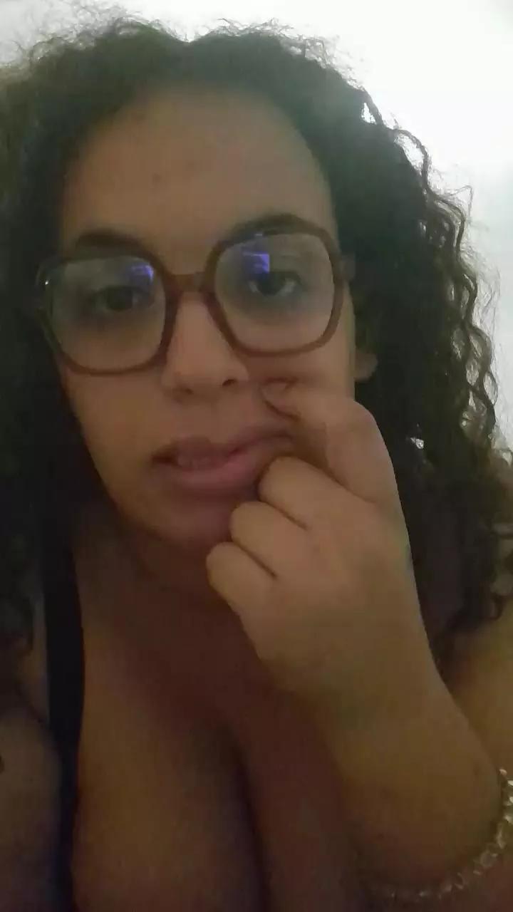 Yasmina2o on Cam4 