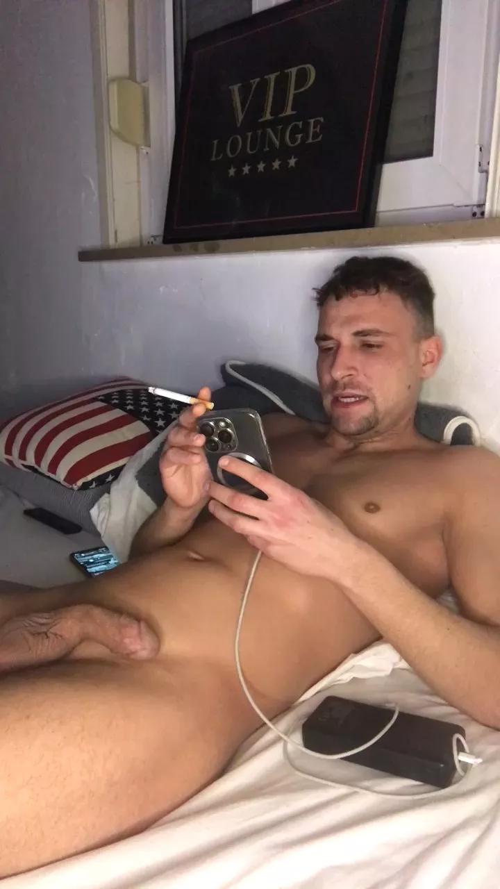 youngplayboymm on Cam4 