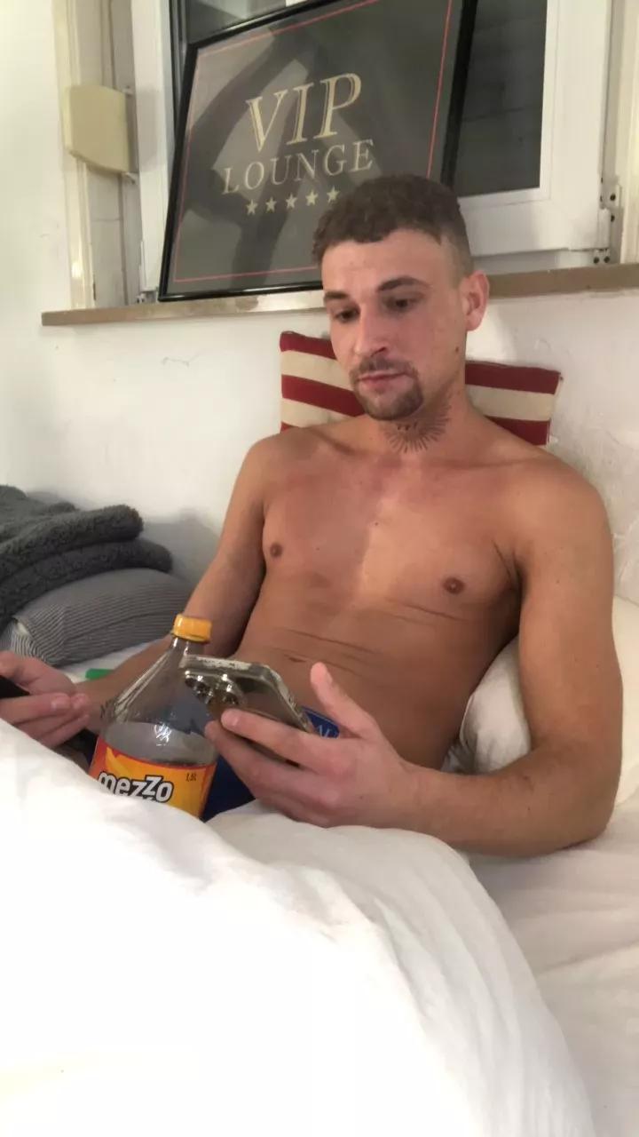youngplayboymm on Cam4 
