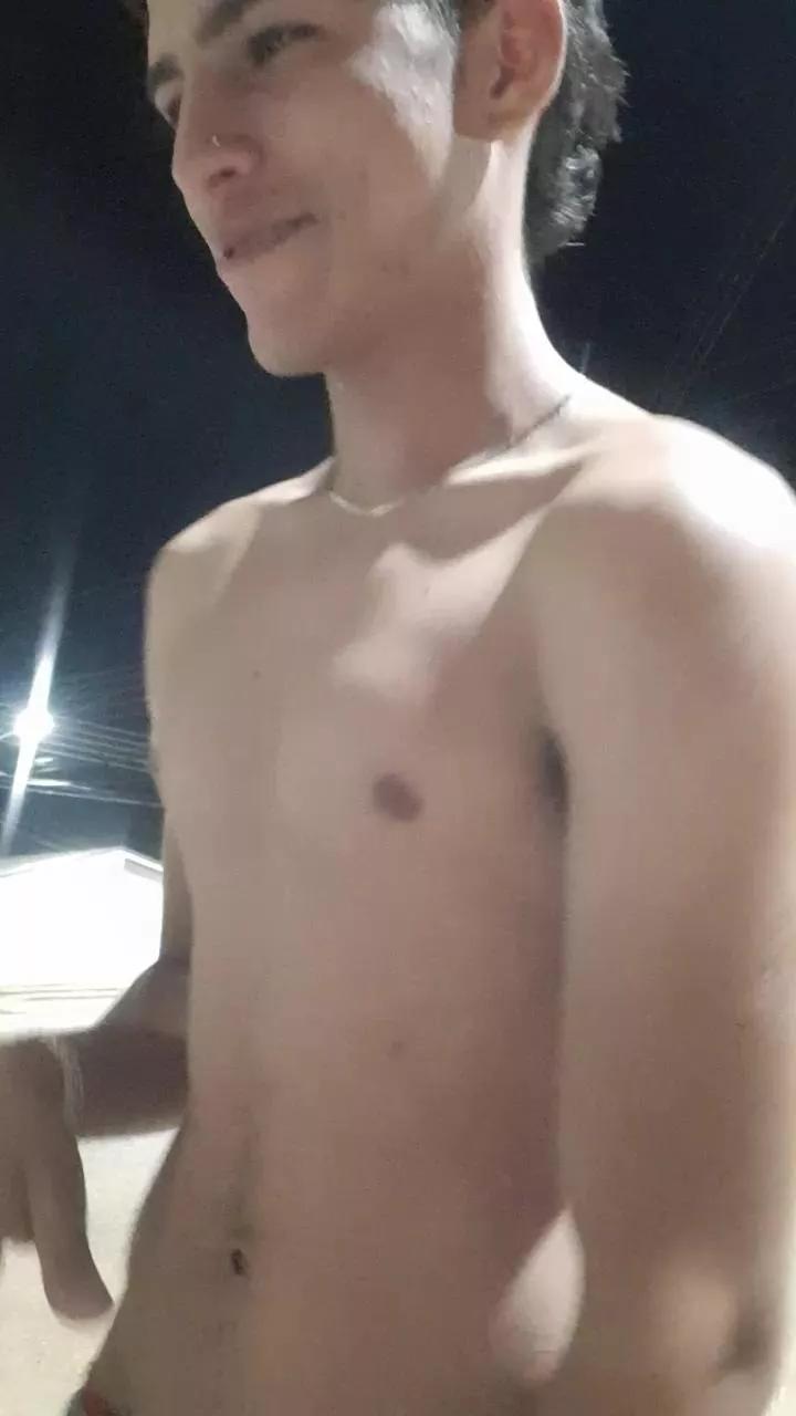 your_latin_cock on Cam4 