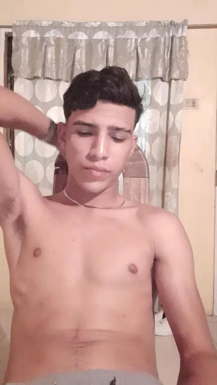 your_latin_cock on Cam4 