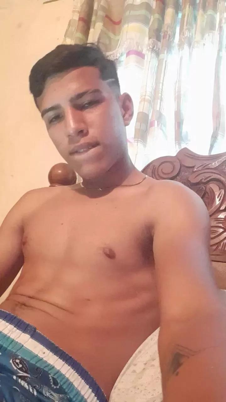 your_latin_cock on Cam4 