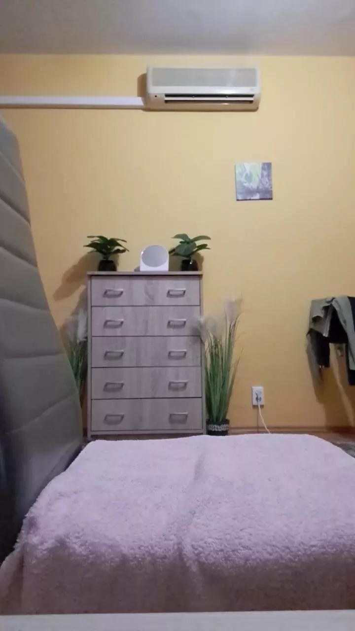 Ywett_Doll on Cam4 