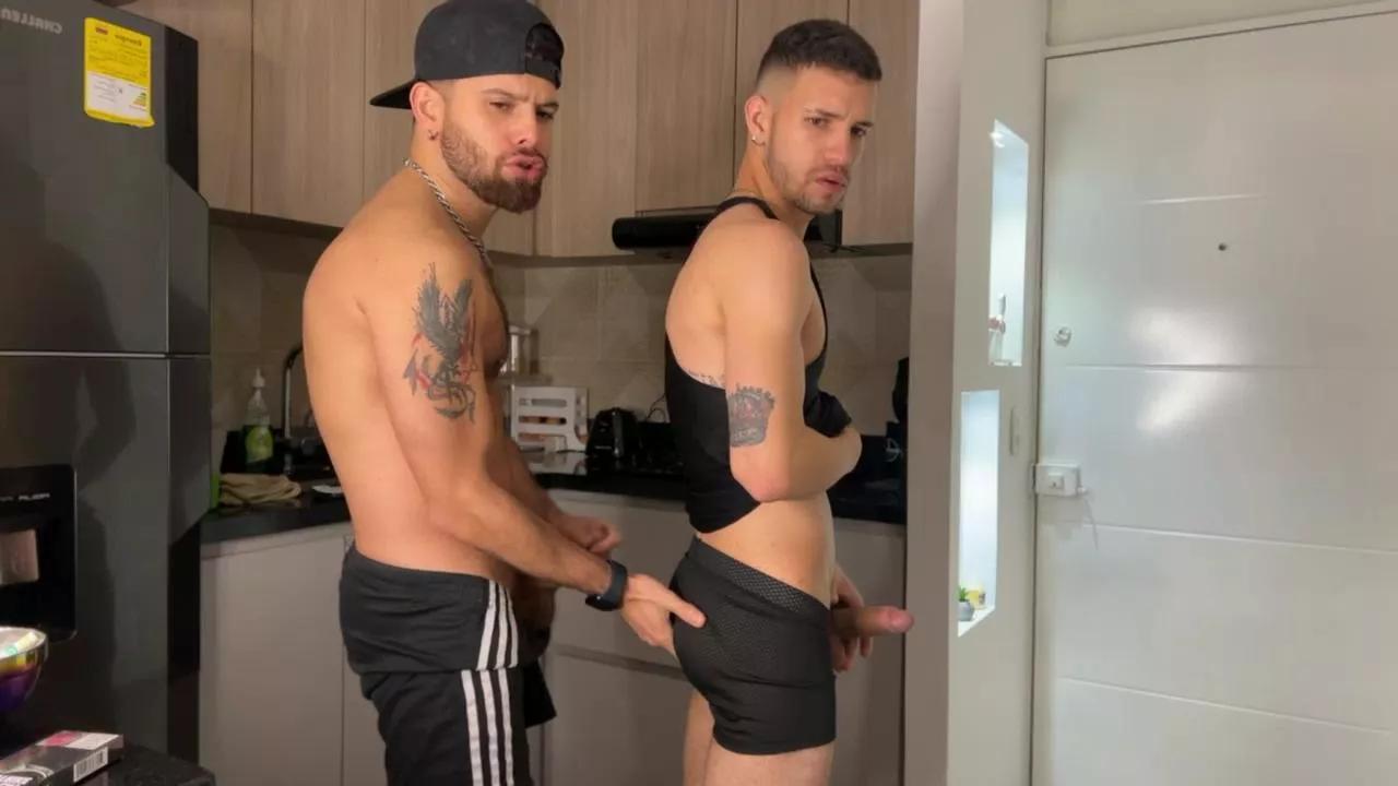 zoneboys_ on Cam4 