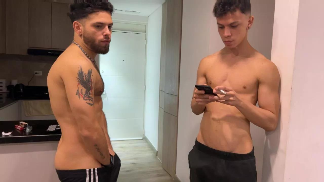 zoneboys_ on Cam4 