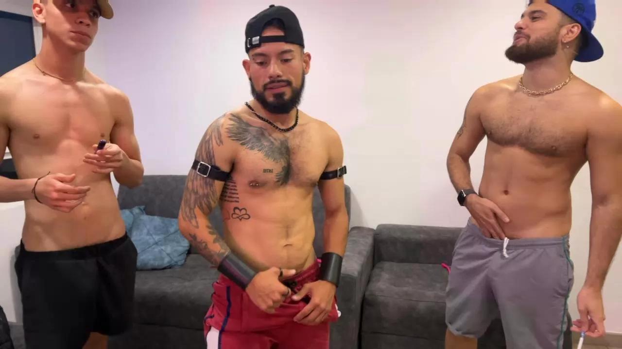 zoneboys_ on Cam4 