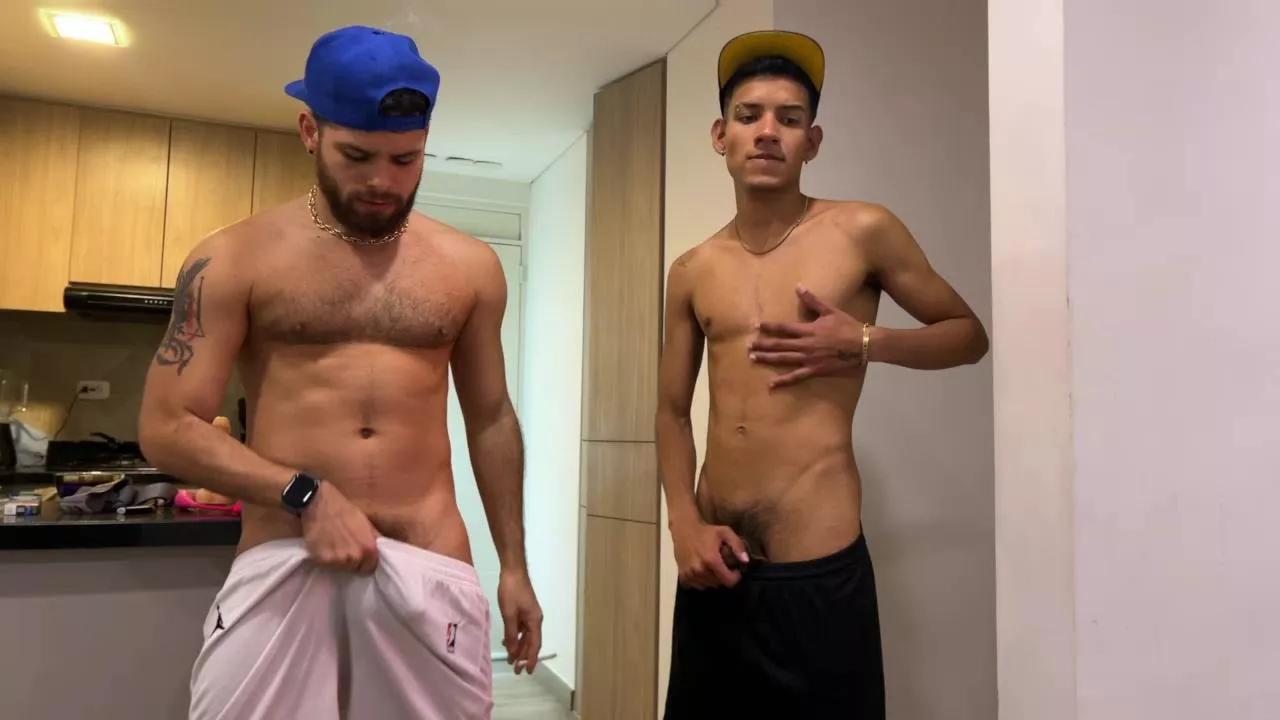zoneboys_ on Cam4 