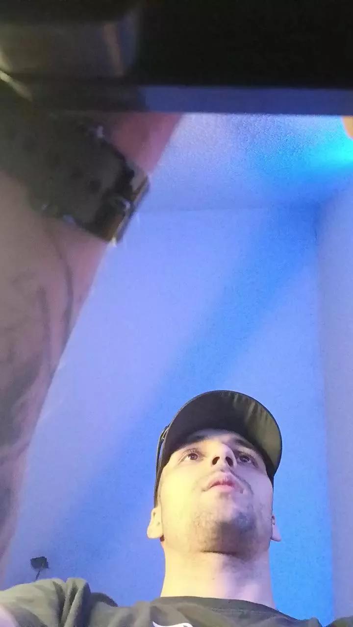 Zyonprive on Cam4 