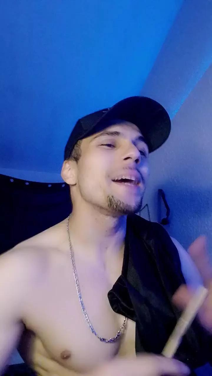 Zyonprive on Cam4 