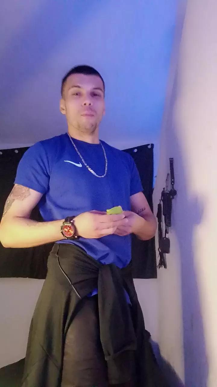 Zyonprive on Cam4 