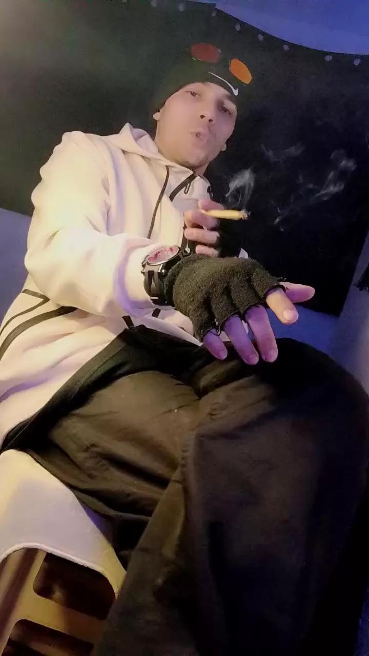Zyonprive on Cam4 