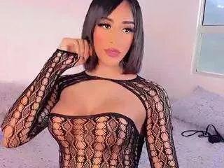 bellahottestt on CamSoda 