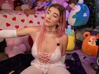 bellalunabear on CamSoda 