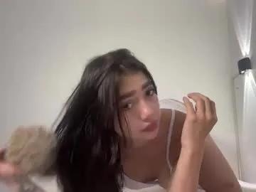 alejandraalvarezxo on Chaturbate