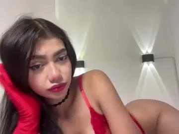 alejandraalvarezxo on Chaturbate