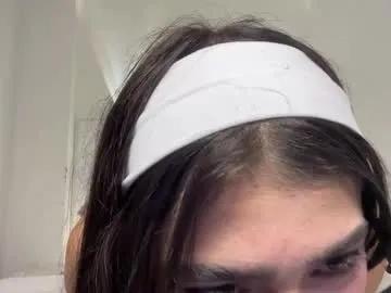 alejandraalvarezxo on Chaturbate