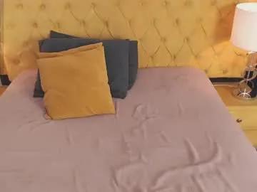 alishaweir on Chaturbate