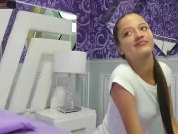 annie_cute18 on Chaturbate