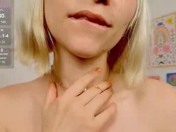 annietinky on Chaturbate
