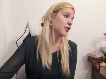artsyandcraftsy_ on Chaturbate 