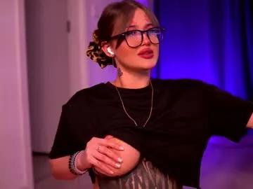 aryadeluna on Chaturbate