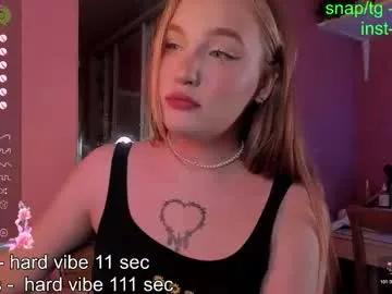 caroline_kiparis on Chaturbate