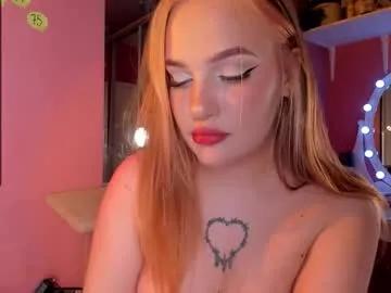 caroline_kiparis on Chaturbate