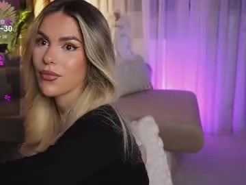 chloevelvetx on Chaturbate