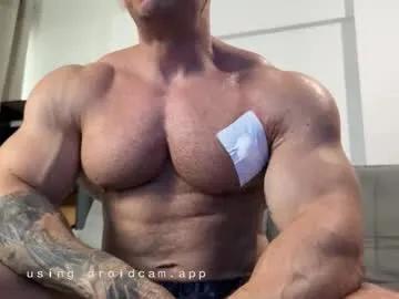couplemuscle40 from Chaturbate