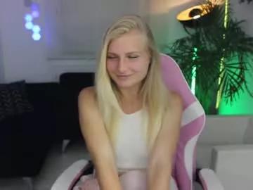 crystal_blond on Chaturbate