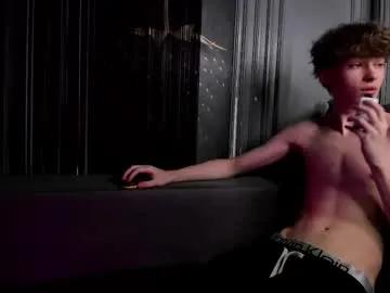 curlytwinkboy on Chaturbate