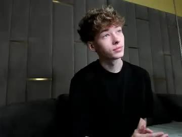 curlytwinkboy on Chaturbate