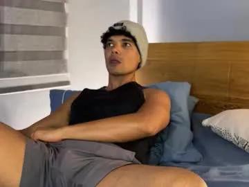 daniel0910s on Chaturbate