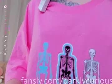 darklycurious on Chaturbate
