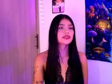 devours_fire on Chaturbate