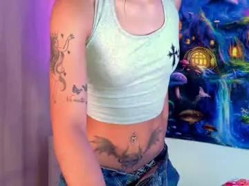 devours_fire from Chaturbate